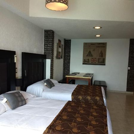 Suite En Torres Gemelas A Pie De Playa 611 Acapulco Esterno foto