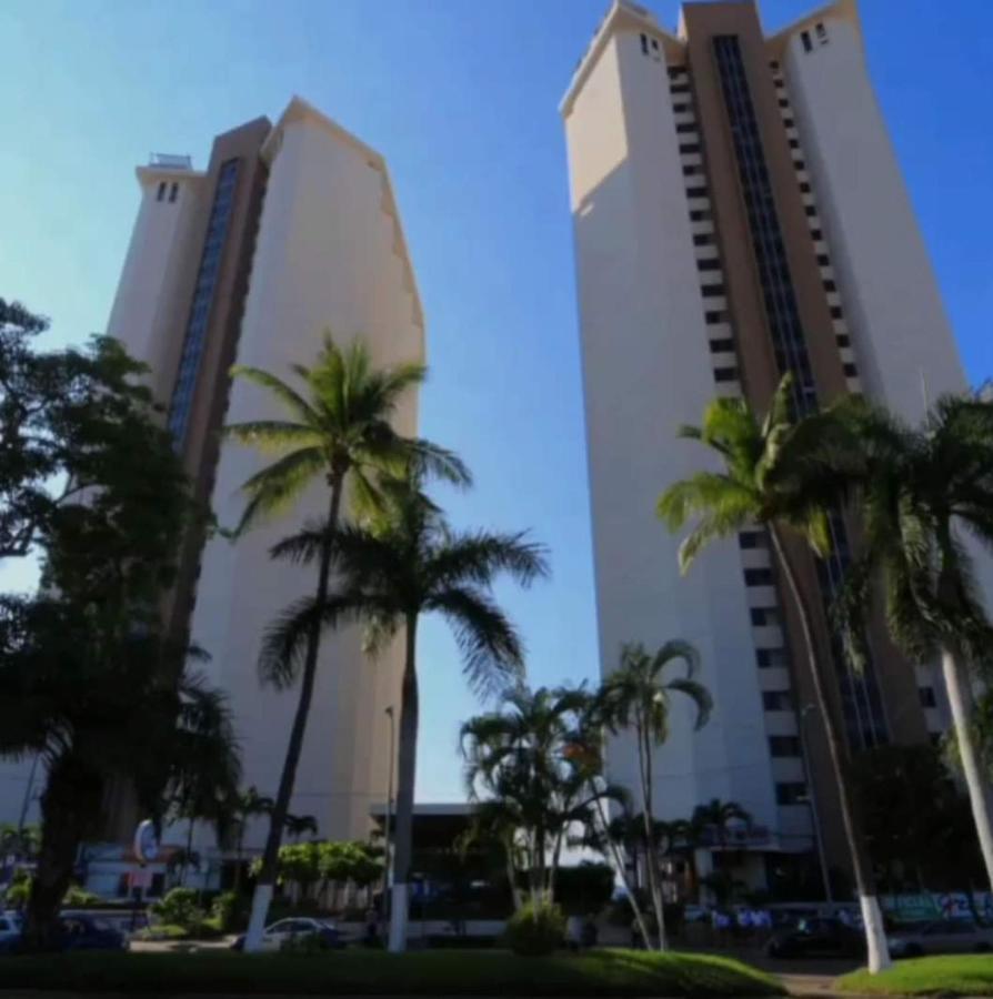 Suite En Torres Gemelas A Pie De Playa 611 Acapulco Esterno foto
