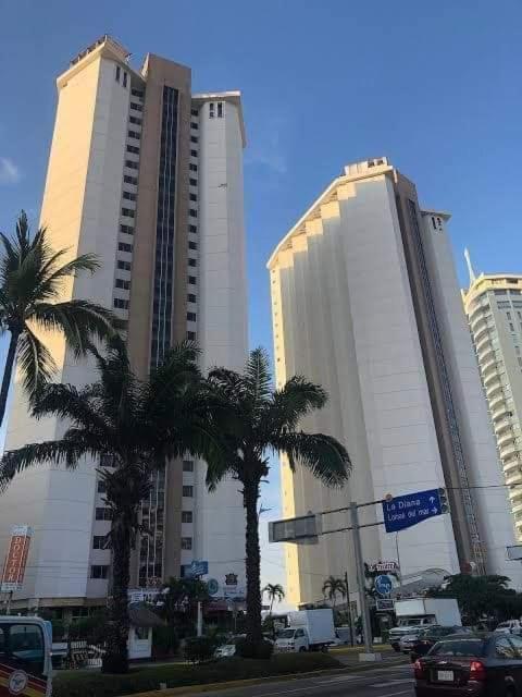 Suite En Torres Gemelas A Pie De Playa 611 Acapulco Esterno foto